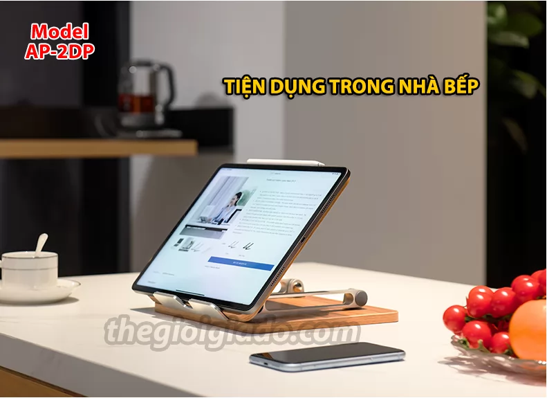 Giá đỡ tablet cỡ lớn trên bàn làm việc