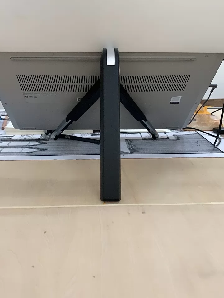 Giá đỡ điện thoại kiêm máy tính bảng và laptop trên bàn
